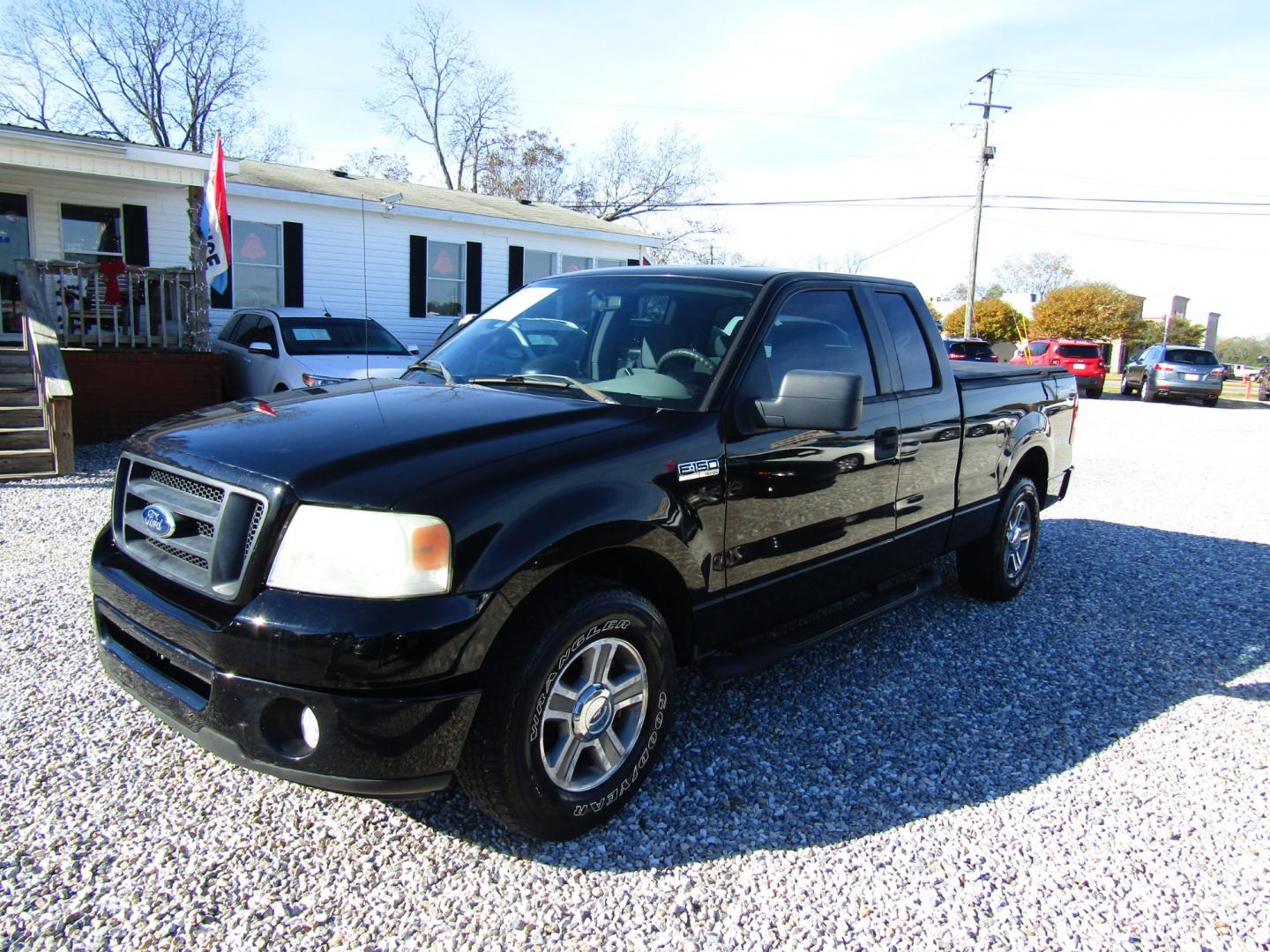 2008 Black /Gray Ford F-150 (1FTRX12W38F) , Automatic transmission, located at 15016 S Hwy 231, Midland City, AL, 36350, (334) 983-3001, 31.306210, -85.495277 - Photo#2